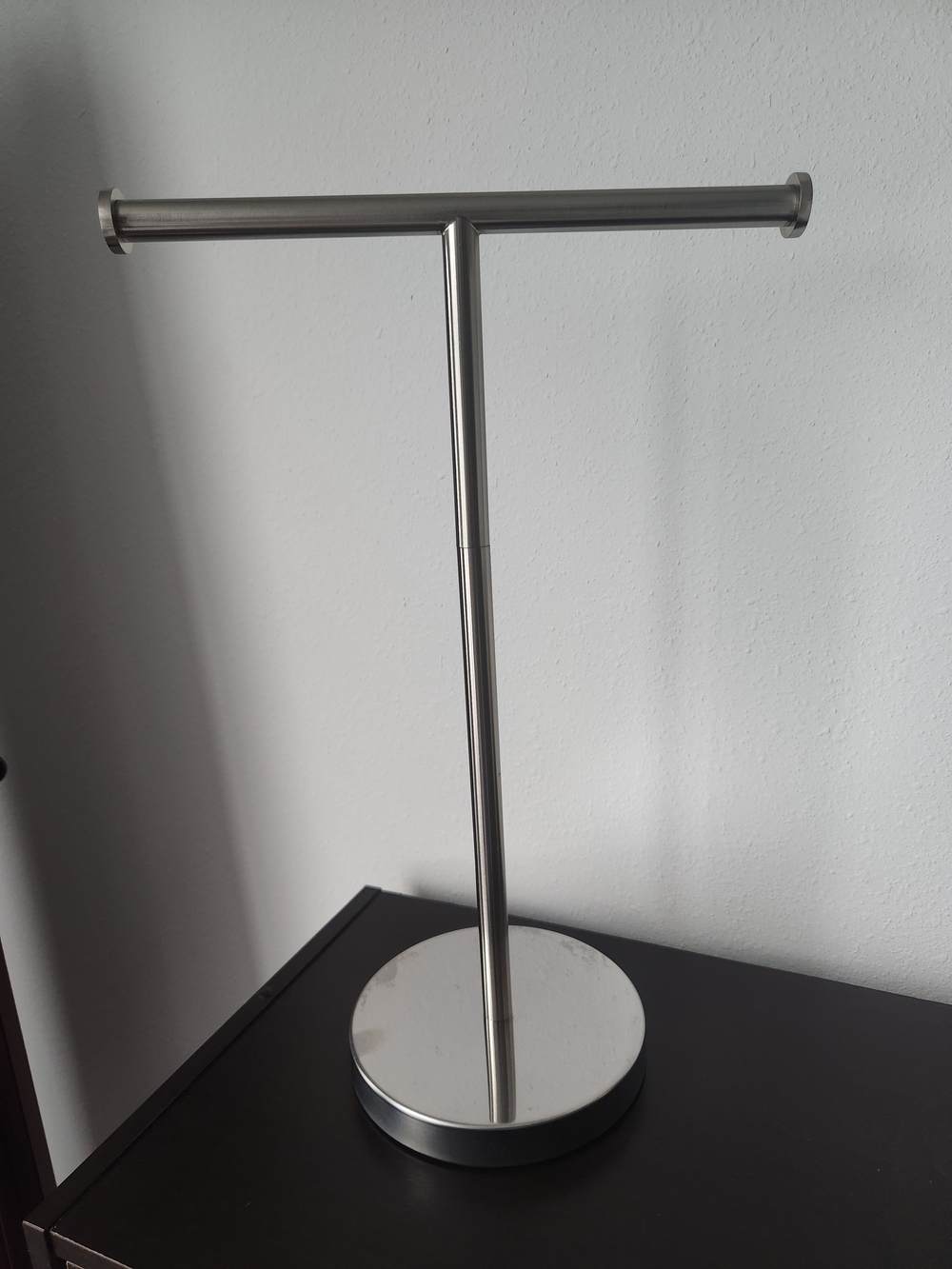 Modern Silver Towel Bar Stand